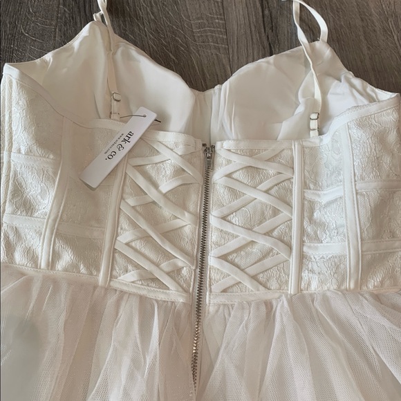 NWT White Dress - Dainty Hooligan Ark & Co. Bridal Shower / Rehearsal Dinner - Picture 4 of 5
